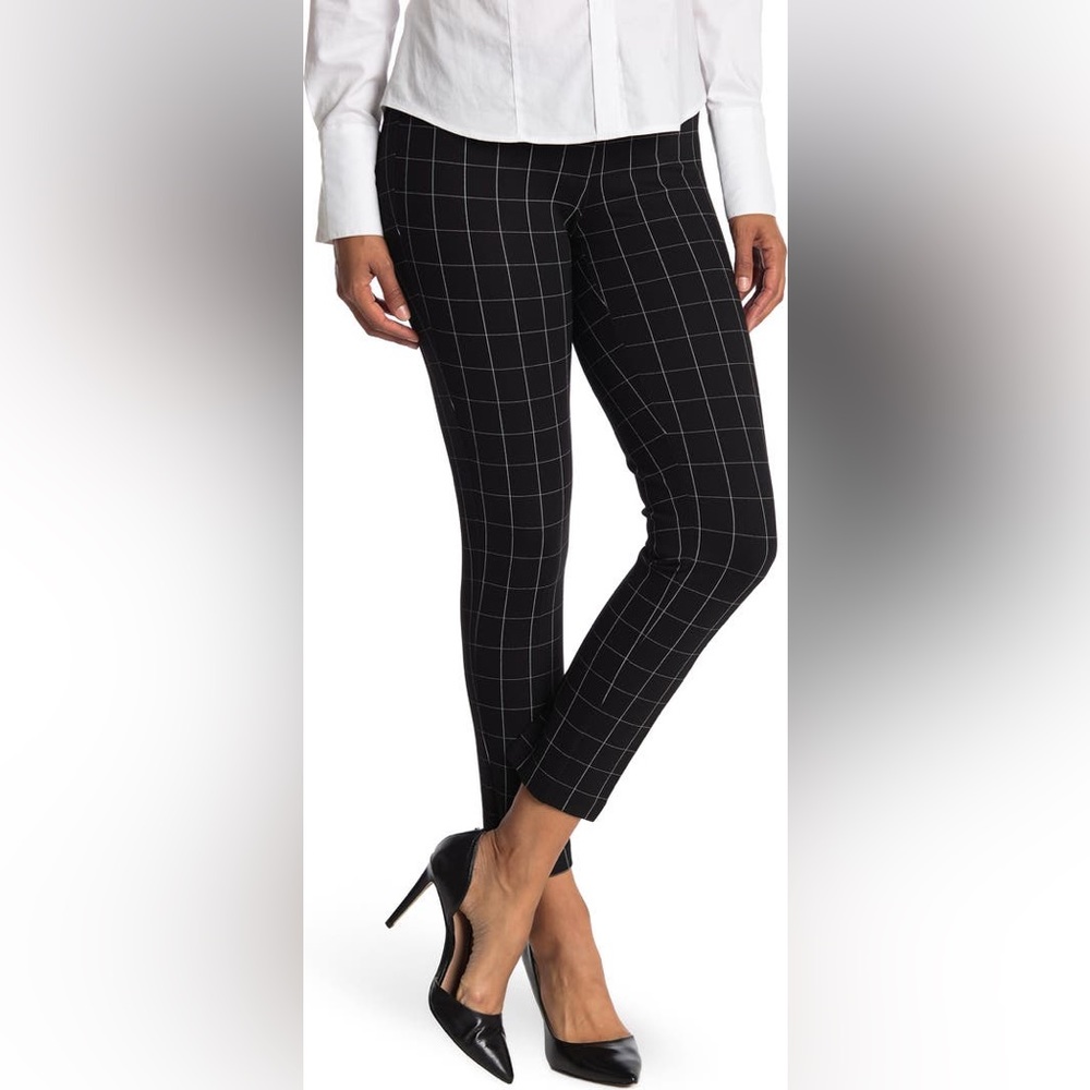 NEW WITHOUT TAGS TRENDY HIT: Amanda + Chelsea Pants